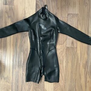 Excellent Condition Women's Long Sleeve Wetsuit